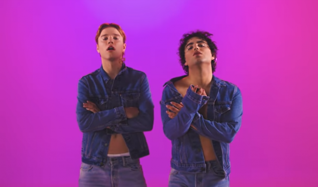 “Bravo” è il nuovo singolo del duo queer Sem&Stènn in collaborazione con Populous: guarda il videoclip
