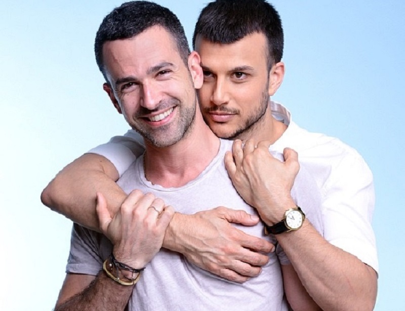 Assi Azar, gay sposato, presenterà l’Eurovision 2019 – Foto