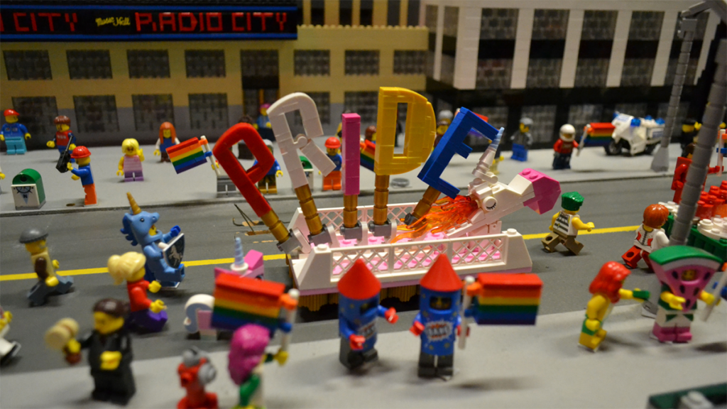 Il Pride più piccolo del mondo? È fatto di mattoncini LEGO