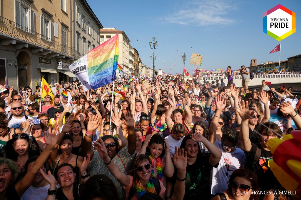 Toscana Pride: in 20 mila a Pisa senza il patrocinio di Comune e Università