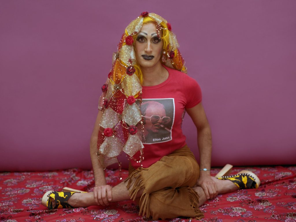 La drag queen musulmana Glamrou spiega perché il Corano è queer