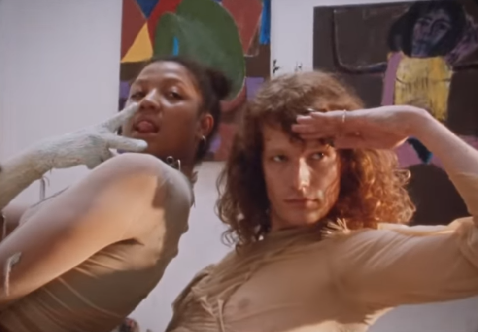 MØ presenta una danza queer per il videoclip di “Beautiful Wreck”