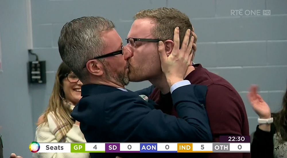 Irlanda, Roderic O’Gorman eletto parlamentare e bacia il compagno in TV