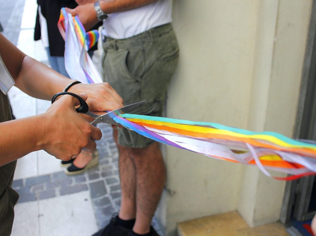 Il Comune di Pescara nega al Pride la piazza dove Salvini chiese «pieni poteri»